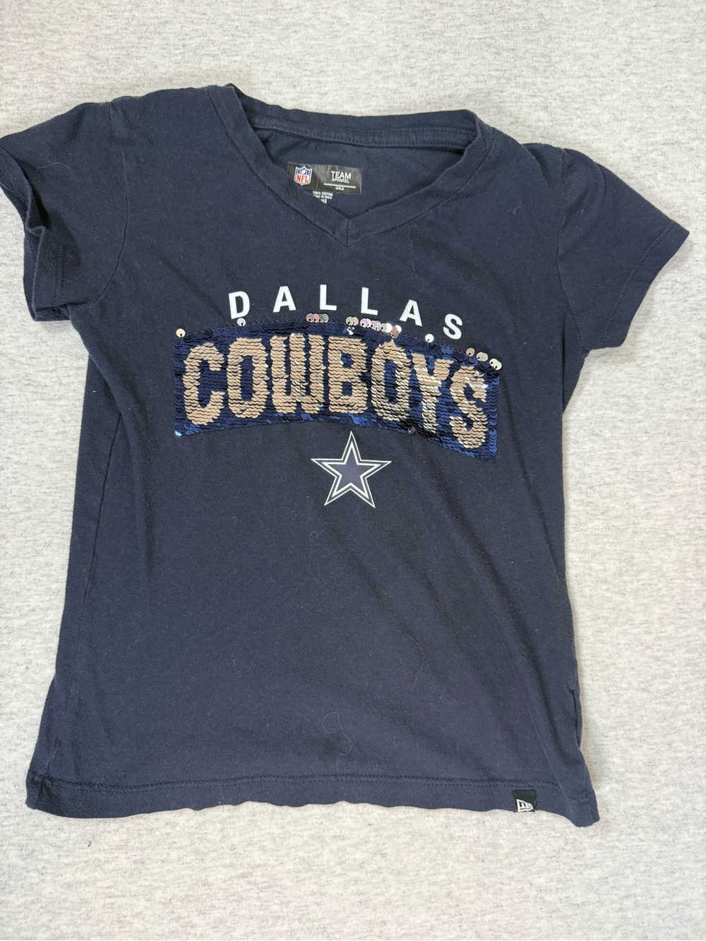 New Era Dallas Cowboys Flip Sequin V-Neck Tee Navy - Size 6